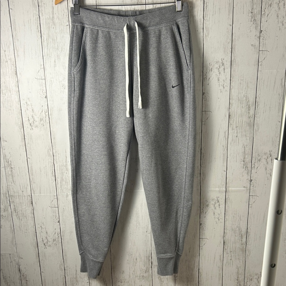 Nike Men's size small women’s size medium Gray Sweatpants athleisure gym pants
